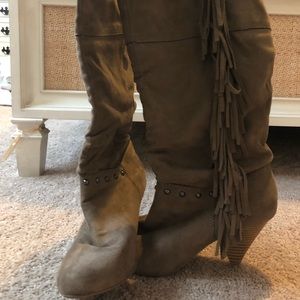 Knees length boots